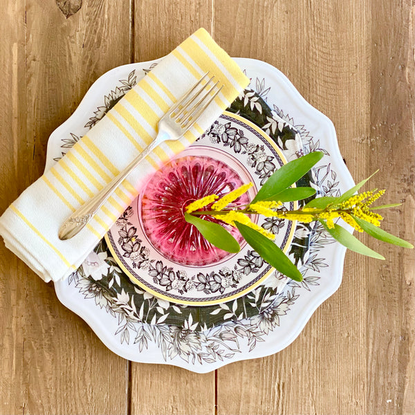 Tablescaping with our Favorite Melamine Dinnerware. Get the Look!