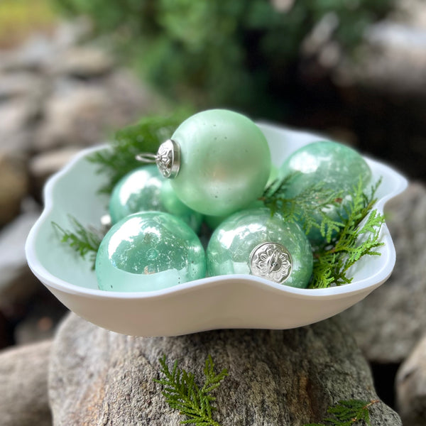 Green Christmas balls 