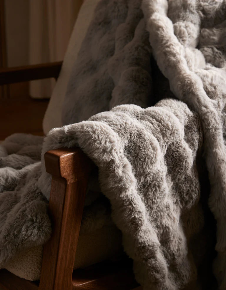 Luxe Faux Fur Bubble Throw Blanket in Gray Fox