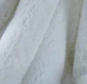 Luxe Faux Fur Throw Blanket in Winter White