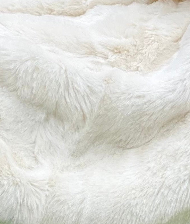 Luxe Faux Fur Throw Blanket in Ivory Last One!
