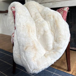 Luxe Faux Fur Throw Blanket in Vanilla Crème