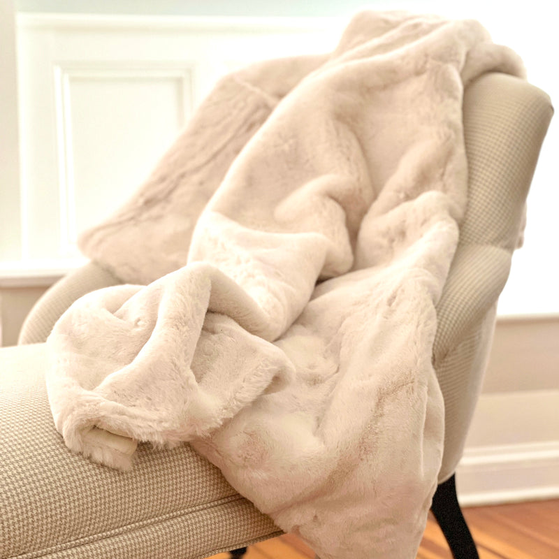 Luxe Faux Fur Throw Blanket in Toasted Almond