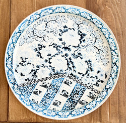 Vintage floral tray in blue and white metal 