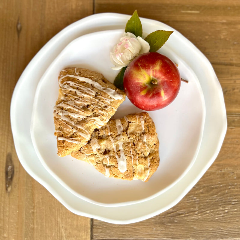 Vida nube dinner plate by Beatriz ball