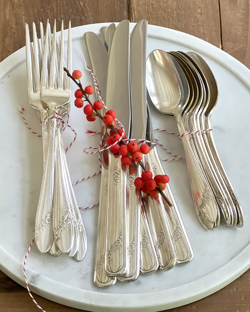 Vintage Silver Set Service for 6 Includes Forks, Knives and Spoons by Oneida