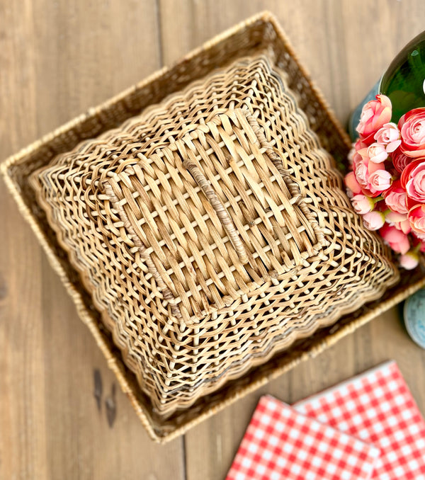 Wicker food cover with tray 